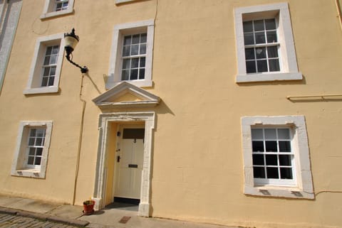 Watersedge Apartment is on the ground floor