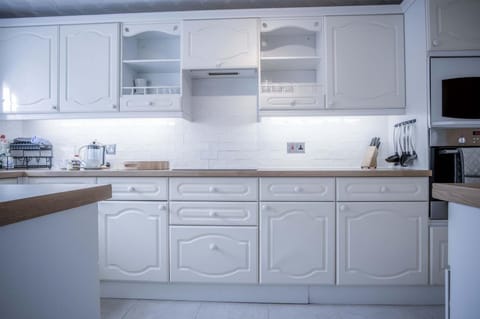 Captains Walk - 4 Bedroom Apartment - Saundersfoot (21169)