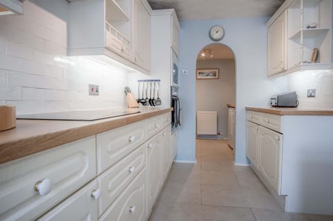 Captains Walk - 4 Bedroom Apartment - Saundersfoot (21166)