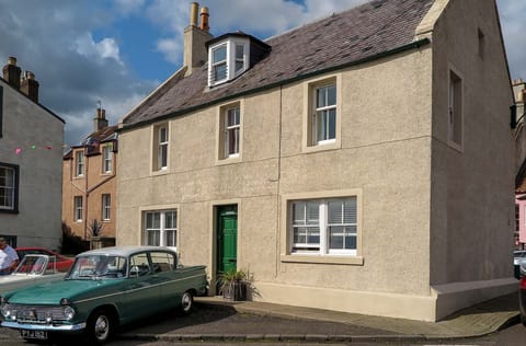 East Pier View is a ground floor apartment.