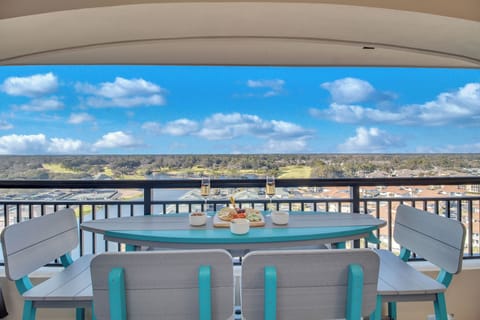 Your private balcony offers breathtaking elevated views while you dine al fresco with refreshing drinks and appetizers.