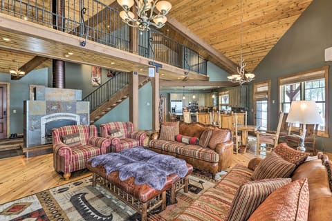 Eureka Vacation Rental | 4BR | 3BA | 3,550 Sq Ft | 2 Steps Required to Access