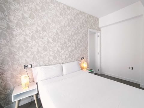 Double Room, Balcony | Hypo-allergenic bedding, down comforters, desk, laptop workspace