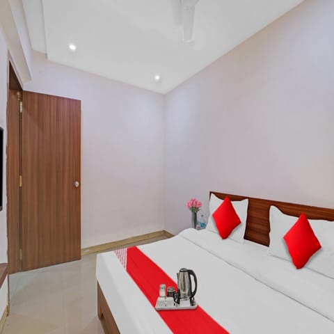 Deluxe Room | 1 bedroom, desk, free WiFi