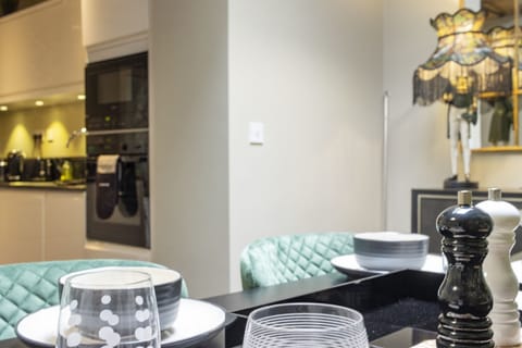 Enjoy meals together in the beautifully decorated dining area with table for 6 guests