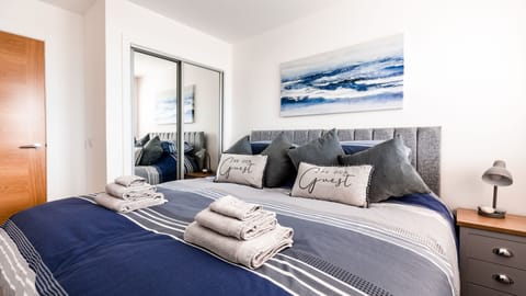 Apartment | 2 bedrooms, iron/ironing board, free WiFi, bed sheets