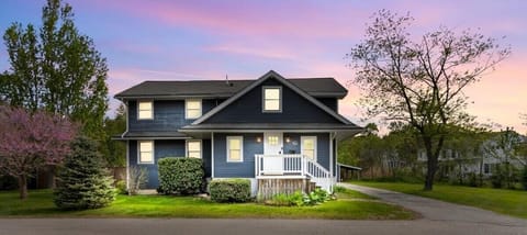 Welcome to your home away from home: the front view of our cozy house