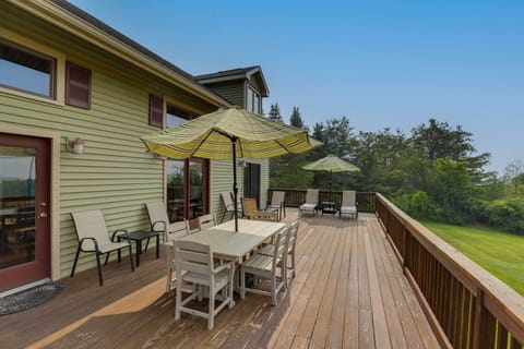 Hammondsport Vacation Rental | 5BR | 2BA | Stairs Required | 2,475 Sq Ft