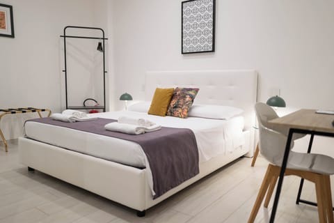 Deluxe Double Room | Hypo-allergenic bedding, free minibar, laptop workspace, free WiFi