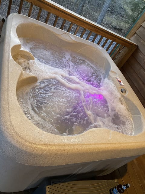 Has jets and colored lights