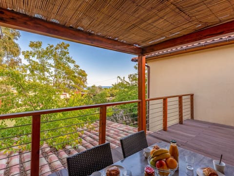 Water, Plant, Property, Building, Swimming Pool, Sky, Azure, Green, Nature, Tree