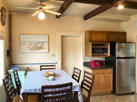 Annie`s Beach House - The cozy breakfast nook