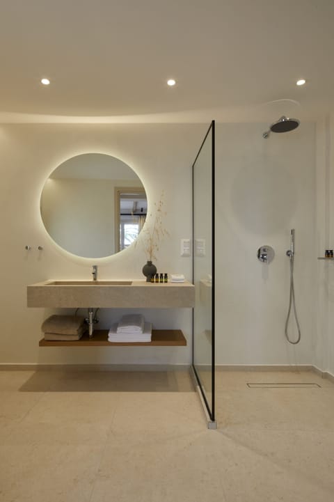 Master Suite outdoor Pool | Bathroom | Shower, hair dryer, slippers, towels