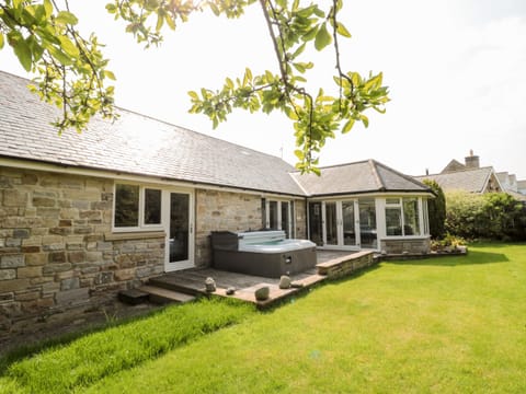Cottage | Property grounds