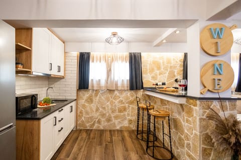 Exclusive Apartment, 2 Bedrooms | Living area | 42-inch Smart TV with satellite channels, Netflix, streaming services