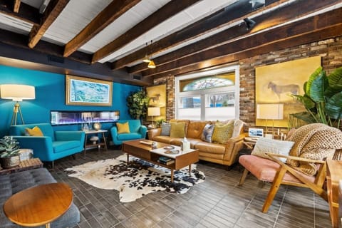 Step into Lexington history—built before 1840, one of downtown’s oldest homes