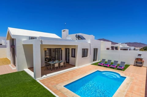 Villa Estrella image