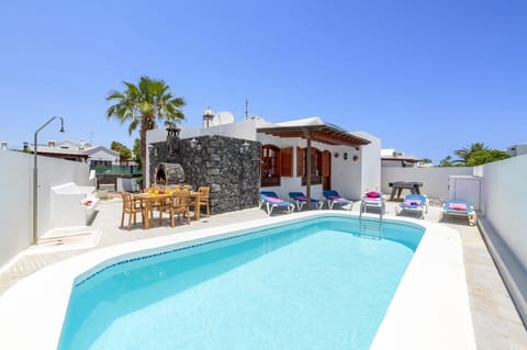Villa Orzola image