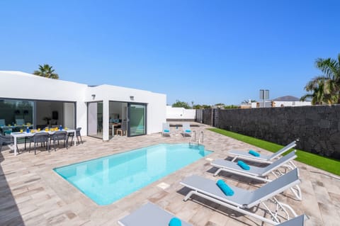 Villa La Nueva image