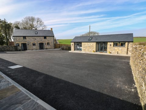 Cottage | Property grounds