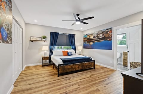 Master bedroom King bed