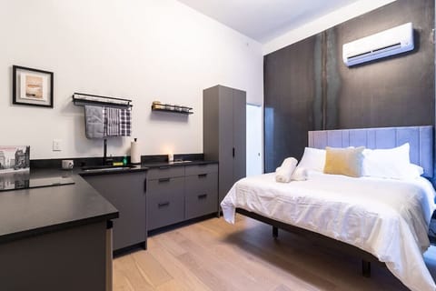 Stylish Studio with Modern Comforts