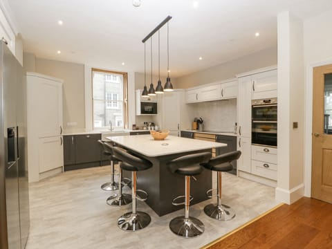 Fridge, dishwasher, cookware/dishes/utensils
