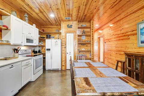 Interior - Charming ambiance for intimate dinners