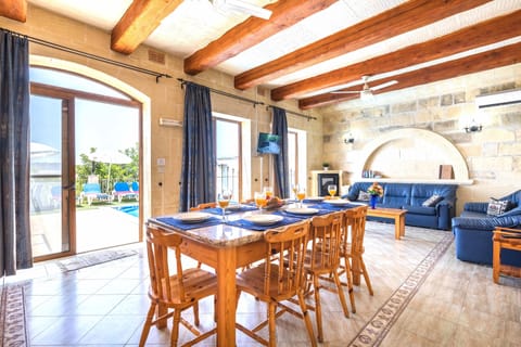 Villa | Dining