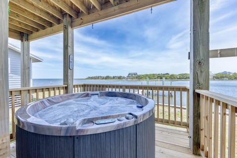 01-Surf-Or-Sound-Realty-1108-Tequila Sunrise-Hot Tub-01