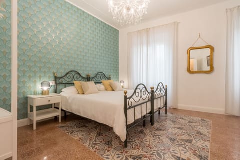 Superior Double or Twin Room | Desk, laptop workspace, soundproofing, free WiFi