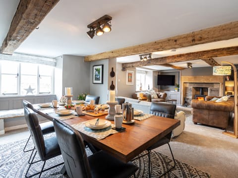 Cottage | Interior