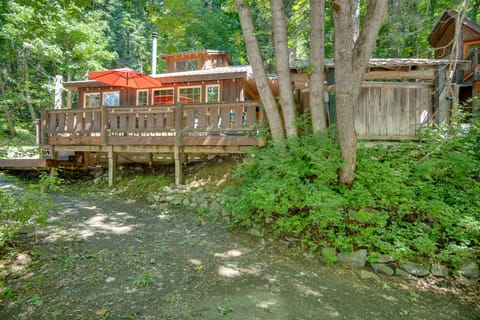 Leavenworth Vacation Rental | 3BR | 1BA | 950 Sq Ft | Stairs Required