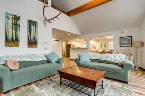 Wasilla Vacation Rental | 4BR | 3BA | 3,200 Sq Ft | Steps Required for Access