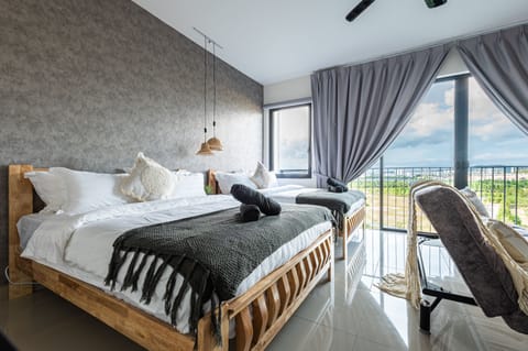 Luxury Studio Suite | Blackout drapes, iron/ironing board, free WiFi