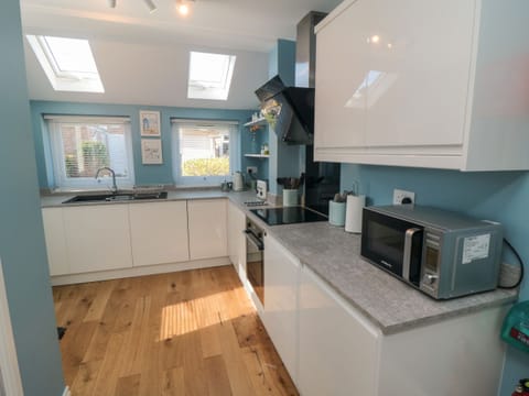 Fridge, dishwasher, electric kettle, toaster