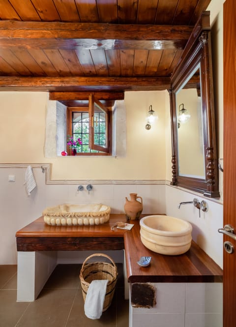 Exclusive Villa | Bathroom | Towels