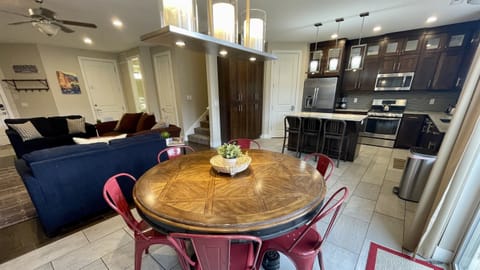 Dining Area with Extra Seating at the Kitchen Island