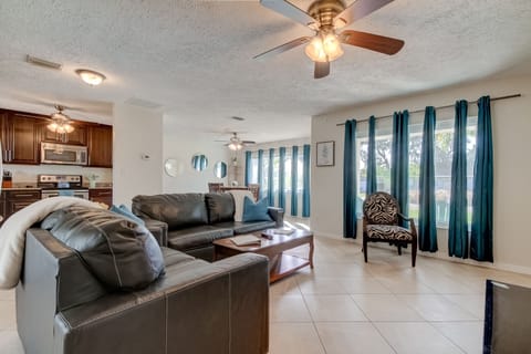 Livingroom (Pull Out Sofa)