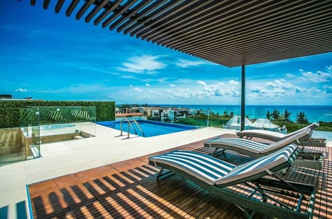 Rooftop + pool