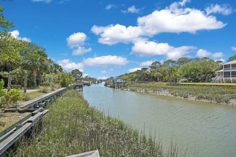 399 Tarpon Blvd. - Canal Home