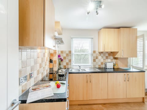 Kitchen | Anne&rsquo;s Cottage, New Mills