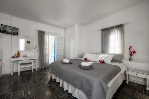 In-room safe, iron/ironing board, free cribs/infant beds, free WiFi