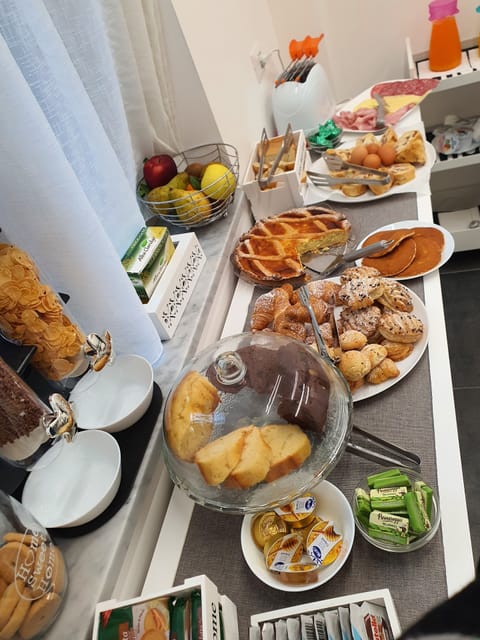 Daily buffet breakfast for a fee