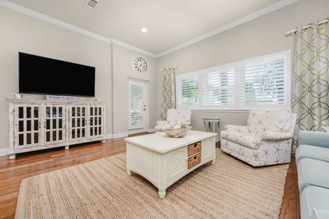 Living room with flat screen TV