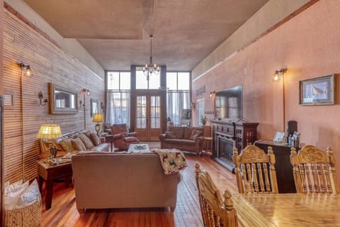 Imagine 14` ceilings in a massive open living room and kitchen