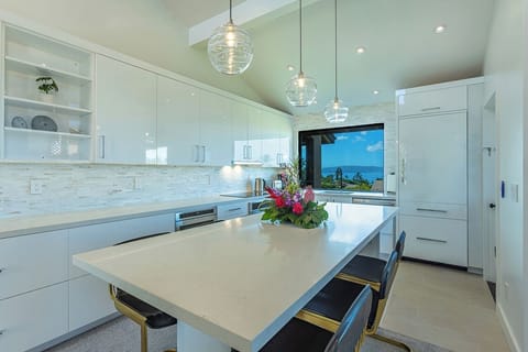 Designer Kitchen with Fabulous Ocean View!