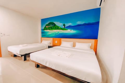 Standard Triple Room | Desk, free WiFi, bed sheets