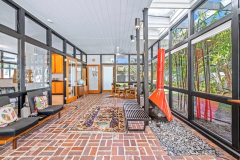 House, Multiple Beds, Fireplace, Garden View (Mid Century Modern Experience) | Interior