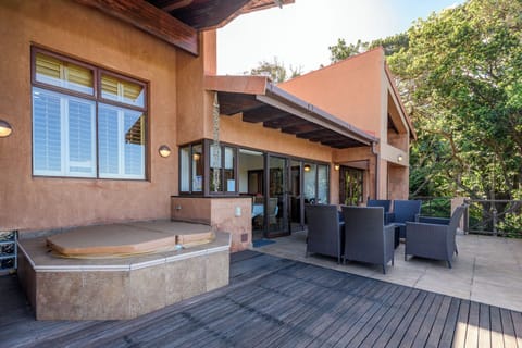 Luxury Villa | Private spa tub